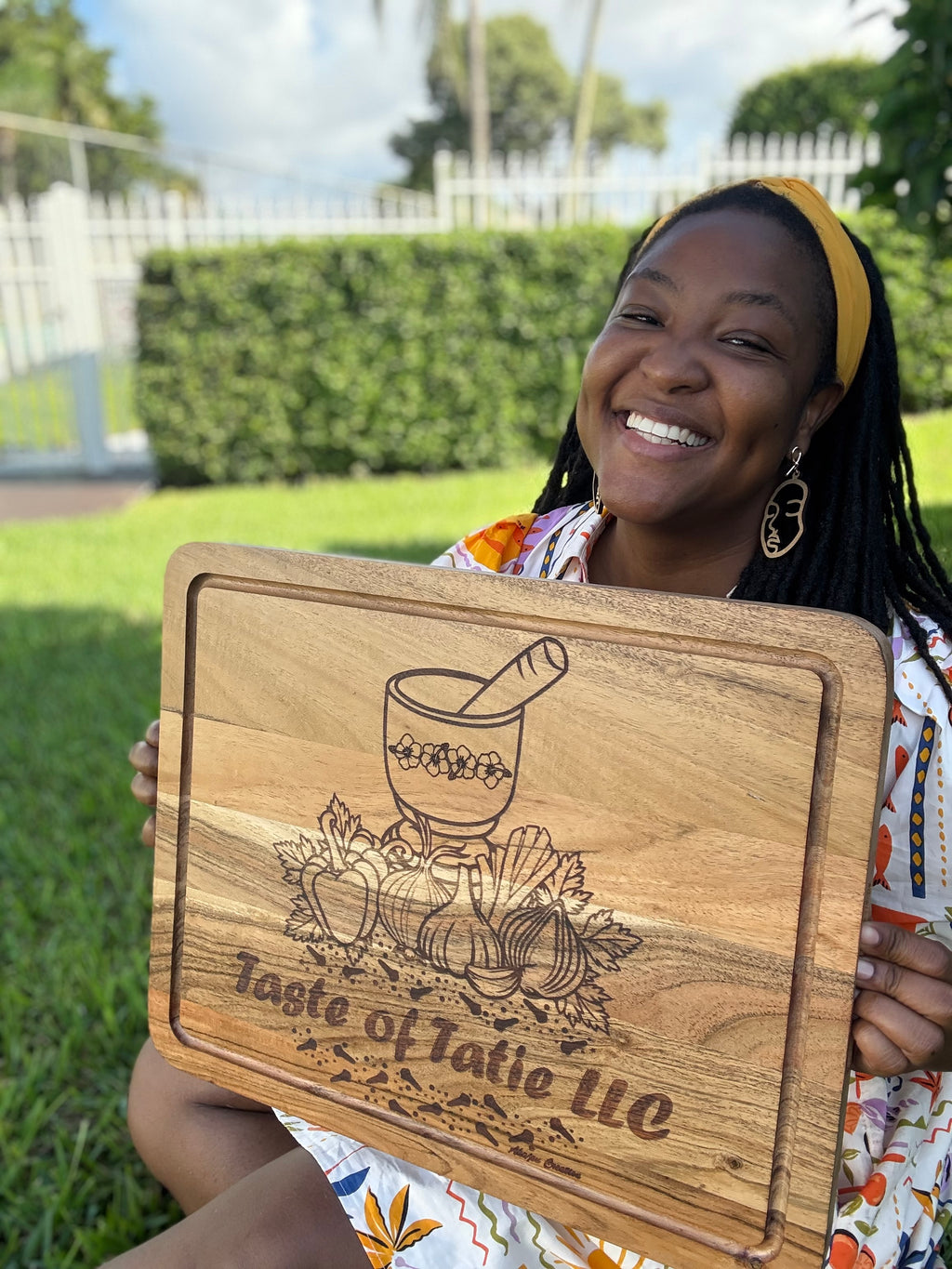 Akajou Signature Cutting Board “Taste of Home” Design